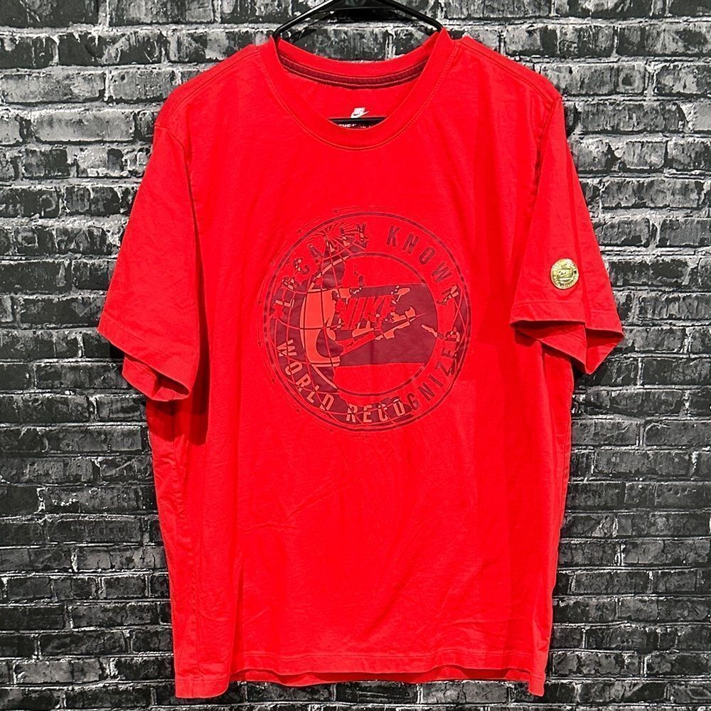Nike Men's Worldwide Graphic T-shirt in University Red.